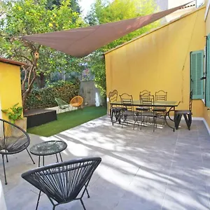 gregbnb-t2-50m-jardin-80m-15min-gare.fr-provencehotel.com/
